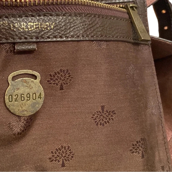 Mulberry | Vintage Elgin Tote in Chocolate Pebbled Leather - Picture 14 of 16